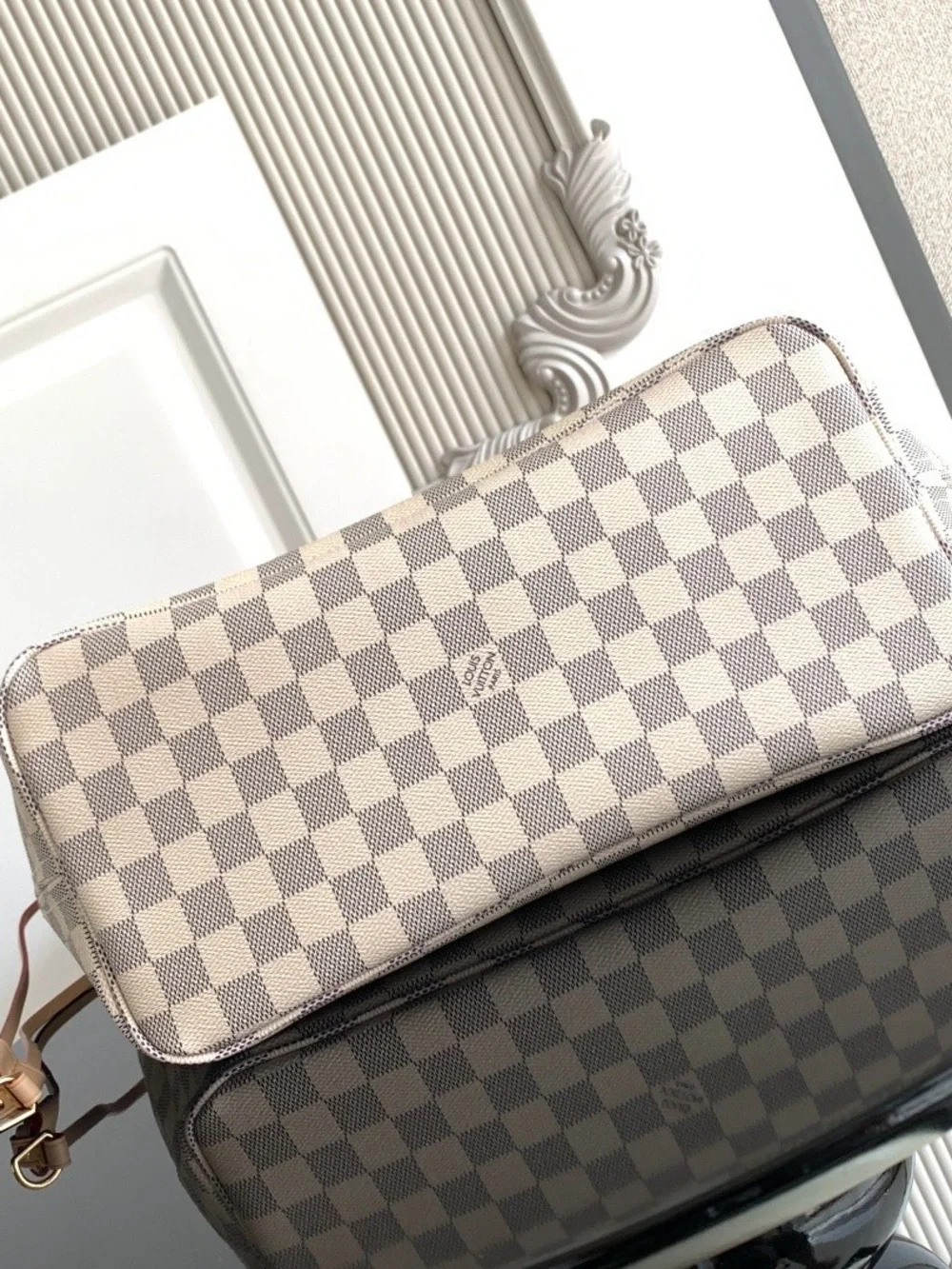 Louis Vuitton Neverfull MM Tote Bag